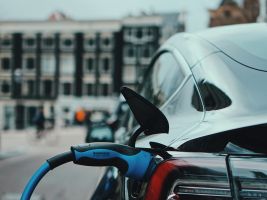 Elektrisch rijden: duurzaam en kostenbesparend (zeker in combinatie met zonnepanelen!)